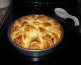 Foto del paso 4 de la receta: Colmena de hojaldre rellena con queso