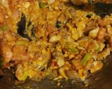 Foto langkah ke 3 dari resep Nasi Goreng Ayam & Udang Spesial.