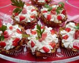 Pas rețetă Tarte din dovlecei, umplute cu crema din brânză frământată 5 fotografie