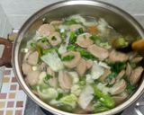Foto langkah ke 4 dari resep Sop tetelan bakso sayur.