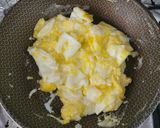 Foto del paso 2 de la receta: Infaltable... Huevos Revueltos con Jamón de Pavita
