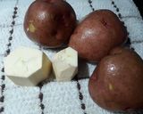 A picture of step 1 of Carmelita-Style Stuffed Potato and Yuca Patties.