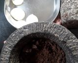 A picture of step 2 of Orange Custard Oreo dessert.