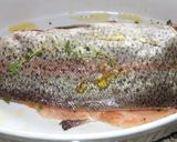 Foto del paso 3 de la receta: Trucha asalmonada con tomillo limonero al horno