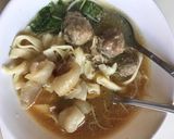 A picture of step 11 of Mie Kocok Bandung.