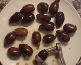 Foto del paso 3 de la receta: Pancitos de queso y aceitunas