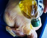Φωτογραφία βήματος 2 της συνταγής Ψητό Κοτόπουλο στα Όρθια με Πικάντικη Σάλτσα Ανανά