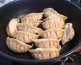 Foto langkah ke 5 dari resep Gyoza.