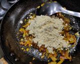 गावरान झुणका (Gavran Zunka Recipe In Marathi) रेसिपी स्टेप 2 फोटो 