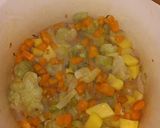 Nyári zöldségleves recept fázis 2 fotója