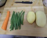 Foto del paso 1 de la receta: Lubina con verduras salteadas