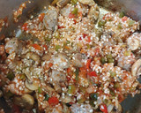 Foto del paso 4 de la receta: Arroz de montaña con butifarra y champiñones