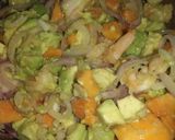 Foto del paso 8 de la receta: Ensalada de aguacate y papaya con camarones👌