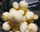 A picture of step 1 of Garlic powder.