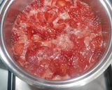 Foto del passaggio 4 della ricetta Torta fredda alle fragole