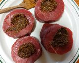 Foto del paso 3 de la receta: Medallones de filete de res a la mostaza con chipotle