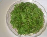 A picture of step 1 of Green Chicken Karahi.