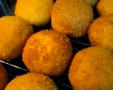Foto langkah ke 6 dari resep Roti Goreng Tanpa Ulen.