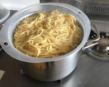 A picture of step 1 of Spaghetti with Bell Peppers.