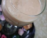 चिक्कु मिल्क शेक (Chikoo milk shake recipe in marathi) रेसिपी स्टेप 5 फोटो 