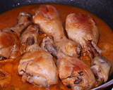 Foto del paso 5 de la receta: Muslos de pollo en salsa de nísperos