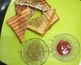 A picture of step 5 of Capsicum onion grilled cheese sandwich.