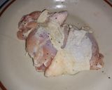 Foto del paso 2 de la receta: Muslo de pollo deshuesado empanizado