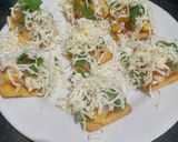 વેજ.ચીઝ બિસ્કિટ પિઝા (Veg. Cheese Biscuit Pizza Recipe In Gujarati) રેસીપી સ્ટેપ4ફોટો
