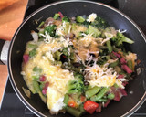 Foto del paso 6 de la receta: Menestra de verduras con patatas fritas y queso