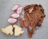 Hình bước làm 1 của món Phở Gà Bò Viên