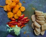 Foto langkah ke 3 dari resep Oseng Kembang Kol dan Sosis.