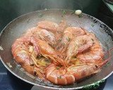 Foto del paso 2 de la receta: Gambones con ajo y perejil