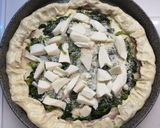 Foto del passaggio 5 della ricetta Focaccia gratinata ripiena, con bordo al prosciutto cotto
