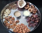 A picture of step 1 of Sugarfree Dates And Nuts Bars.