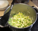Foto del paso 2 de la receta: Crema de puerros y calabacín