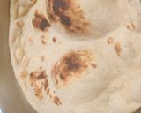 गव्हाच्या पिठाची तंदुरी रोटी (gavhyachya pithachi tandoori roti recipe in marathi) रेसिपी स्टेप 8 फोटो 