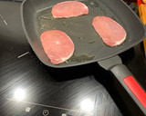 Foto del paso 2 de la receta: Filetes a la plancha con champiñones/ filete a la plancha con huevos revueltos