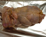Foto del paso 5 de la receta: Pollo deshuesado relleno para Nochebuena🎄🥂
