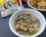 Foto langkah ke 10 dari resep Tekwan Tapioka | Sagu (Dengan Kaldu Udang).