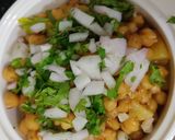 A picture of step 8 of Khatti meethi chana chat.