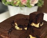 Foto langkah ke 7 dari resep Chocolate Marble Cheese Cake.