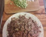 Foto del paso 1 de la receta: Desebrada con poblano y tomate verde