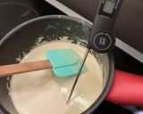 Une image de l'étape 14 de Gâteau-miroir en forme de cœur 3D, fourré à la fraise et à la mousse à la vanille.