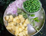 A picture of step 1 of Fresh Beans, Sprouts, Potatoes Stir-fry.
