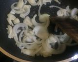 Foto langkah ke 3 dari resep Ayam Sosis Asam Manis.
