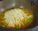 मटर टमाटर वाली मैगी (Matar Tamatar wali maggi recipe in Hindi) रेसिपी चरण 3 फोटो