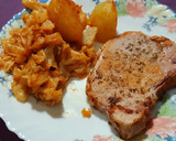 Foto del paso 8 de la receta: Chuleta de Sajonia a la plancha con repollo y patata rehogados