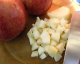 Foto del paso 2 de la receta: Muffins de manzana, pasas de uva con cubierta de crumble