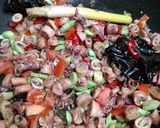 Foto langkah ke 3 dari resep Tumis cumi asin pete🐙.