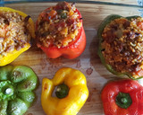 Foto del paso 5 de la receta: Pimientos tricolor rellenos de carne, verduras y arroz